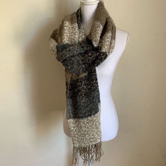 Mudd Accessories - 🌛Mudd 🌛 chunky knit scarf brown check
